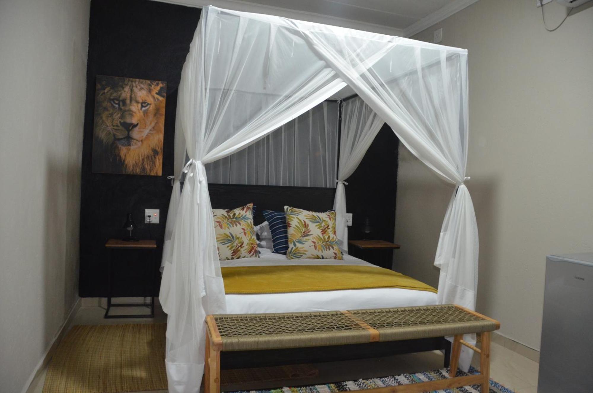 Kholiwe On Kruger Lodge & Safaris Marloth Park Exterior photo