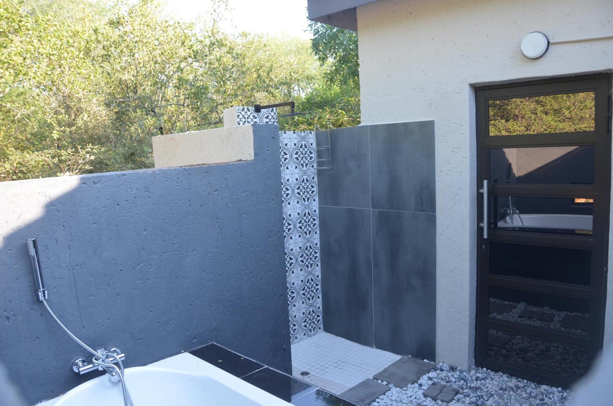 Kholiwe On Kruger Lodge & Safaris Marloth Park Exterior photo