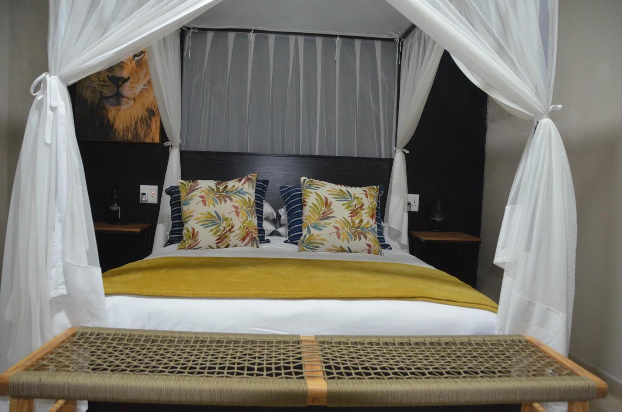 Kholiwe On Kruger Lodge & Safaris Marloth Park Exterior photo