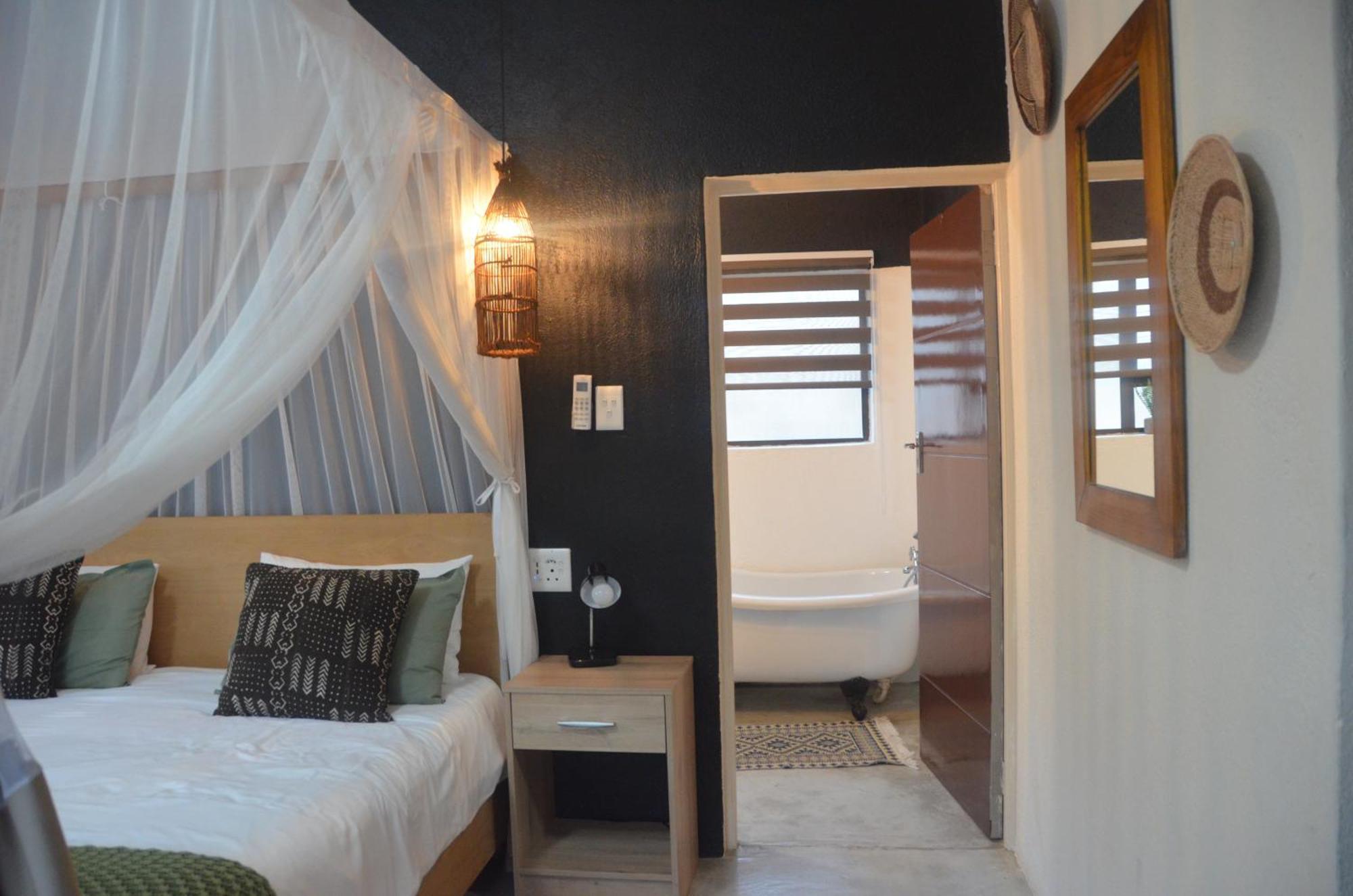 Kholiwe On Kruger Lodge & Safaris Marloth Park Exterior photo